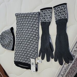 Michael kors  set hat, gloves, and scarf